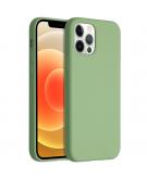 Accezz Liquid Silicone Backcover voor de iPhone 12 (Pro) - Groen