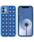 iMoshion Pop It Fidget Toy - Pop It hoesje voor de iPhone 12 (Pro) - Donkerblauw